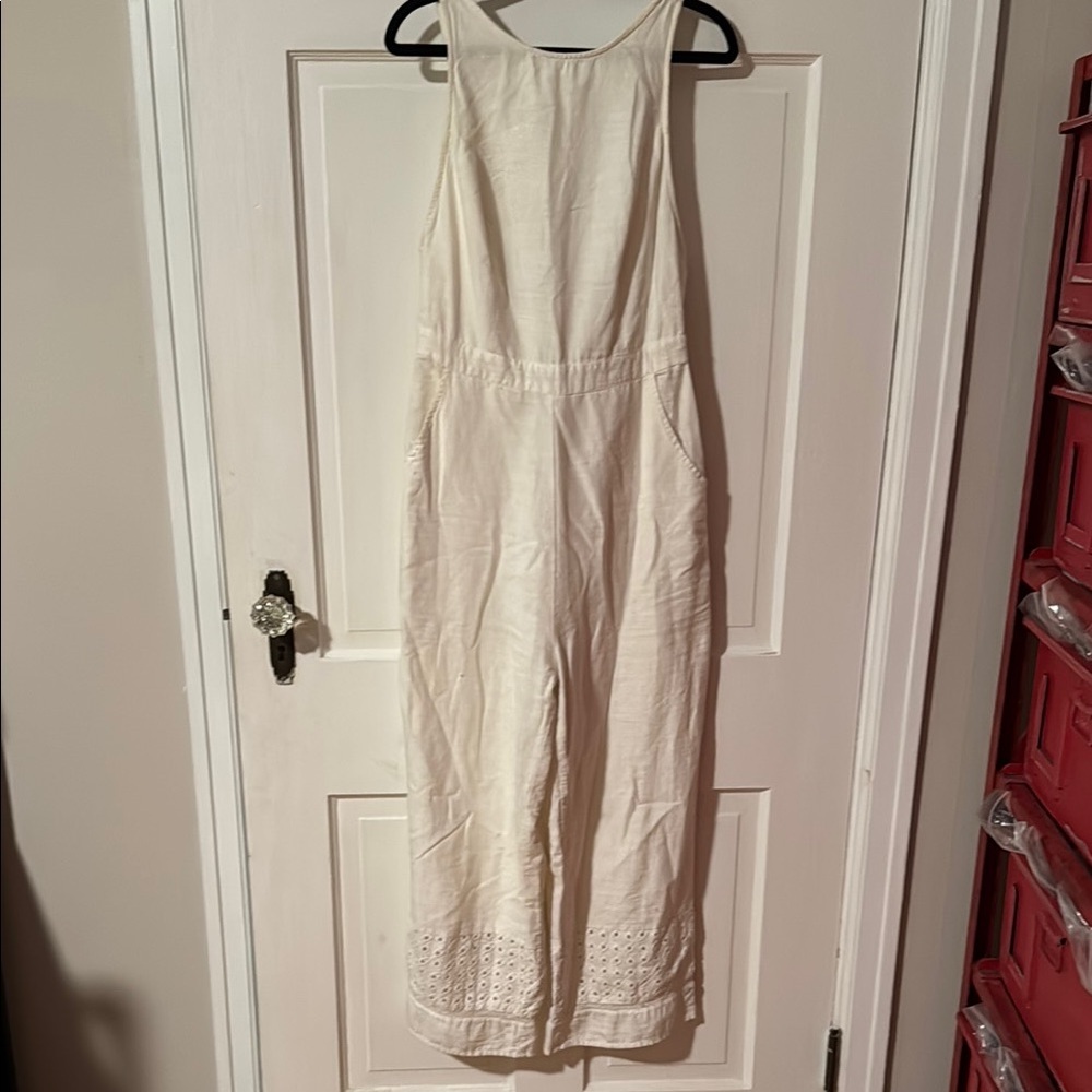 Urban Outfitters Cream Sleeveless Jumpsuit with Eyelet Hem Size S/P 100% cotton